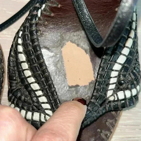 Bottega Veneta brown woven Lace Up sandal Heels sz 38
READ DESCRIPTION - Picture 4 of 10